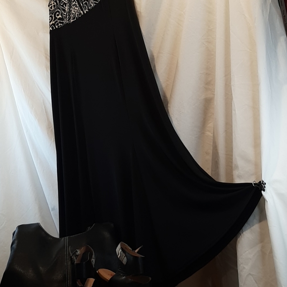 K STUDIO COLLECTION DRESS - Picture 6 of 7